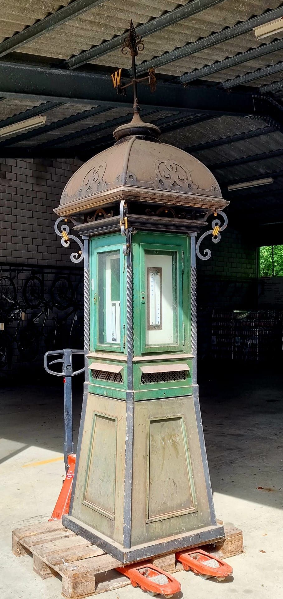 Wetterstation Baden vor der Restauration - Martinaglia Optik AG