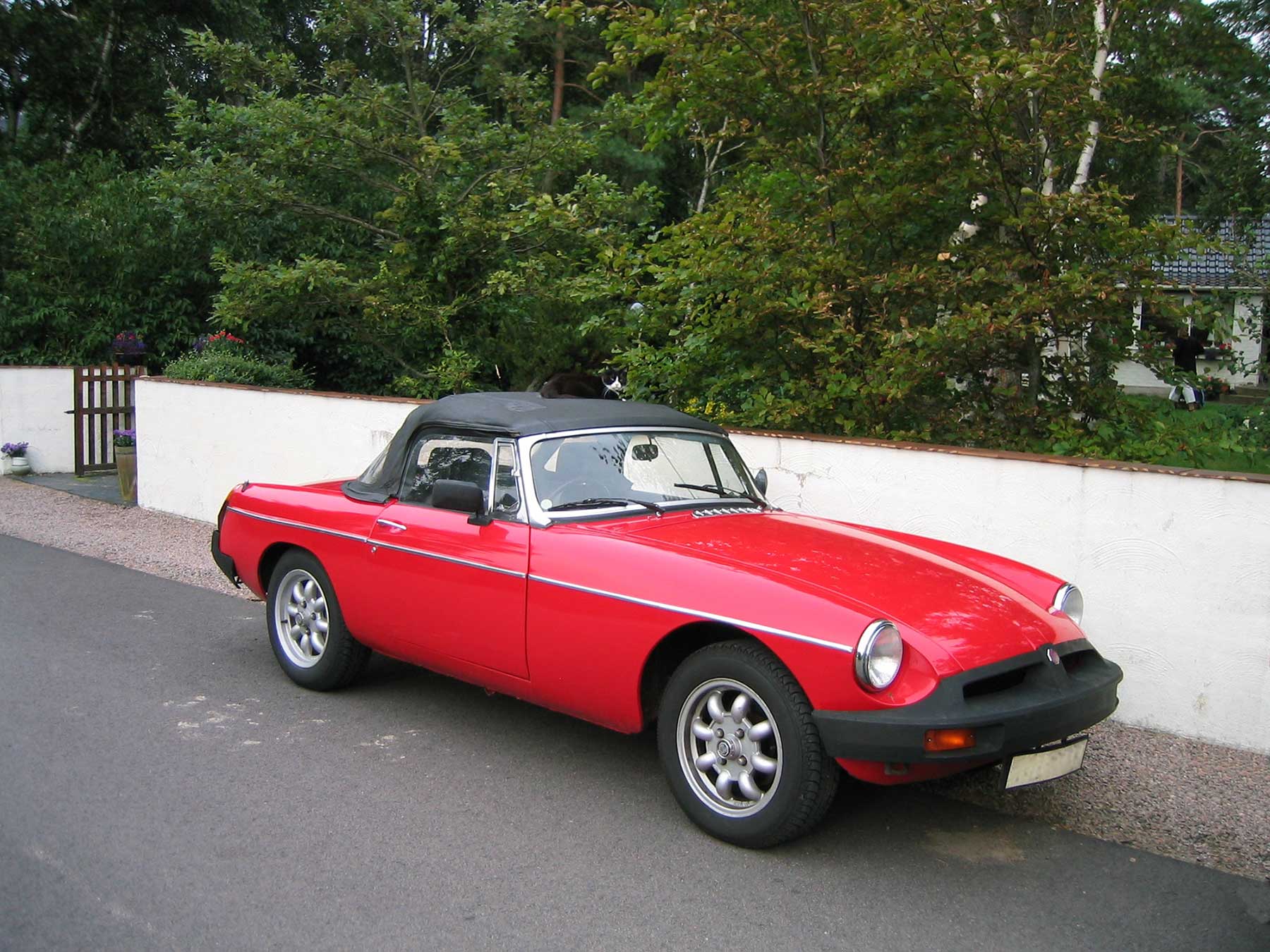 Convertible Car — Hutchinson, KS — Mobile Service Auto Glass