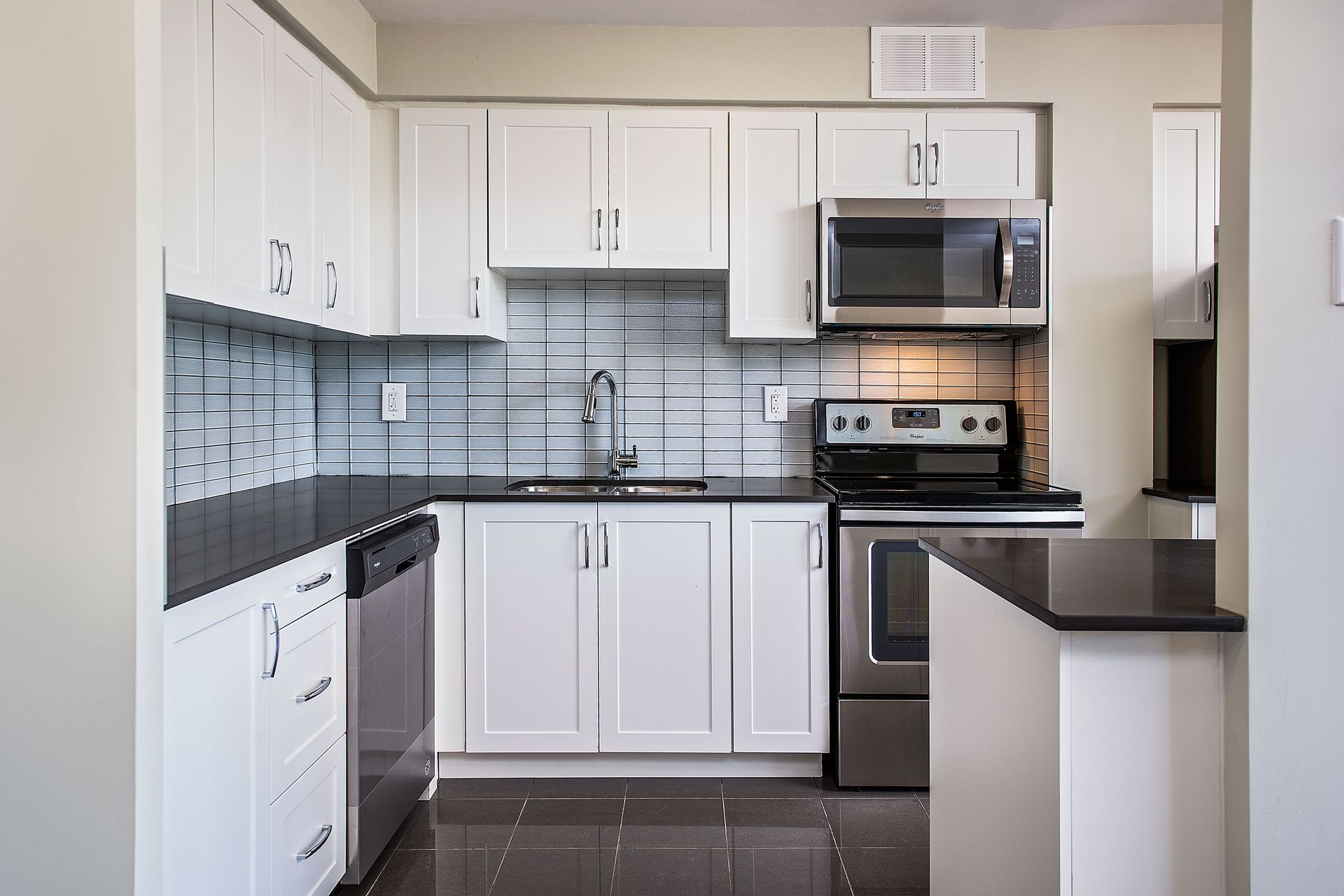 Suites Availability 3311 Bathurst Street, Toronto