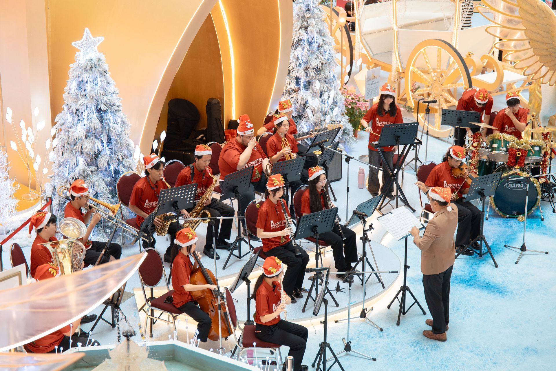 Students having a performance on Christmas eve 