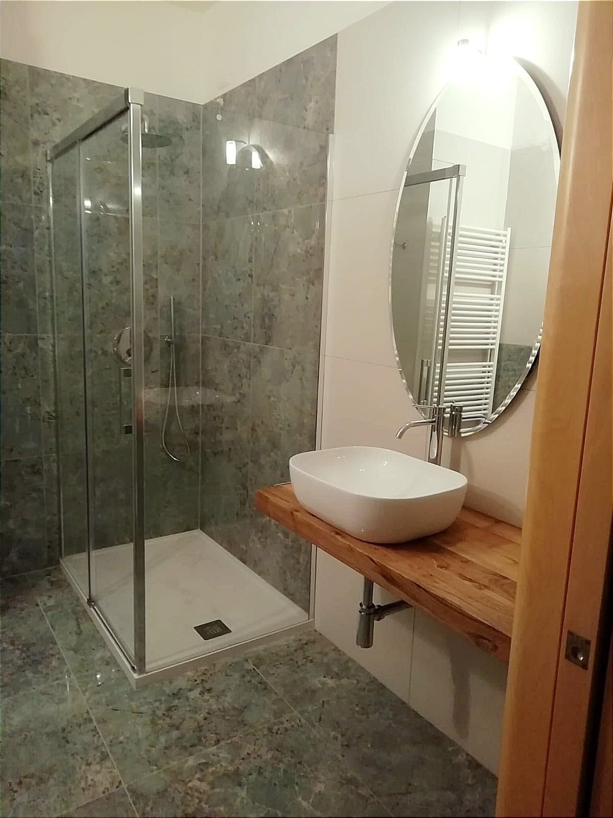 RISTRUTTURAZIONE BAGNI