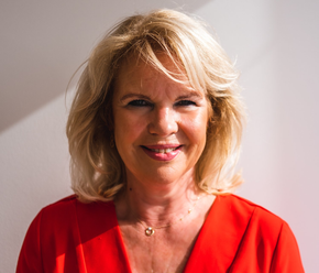 Yvonne  't Hart