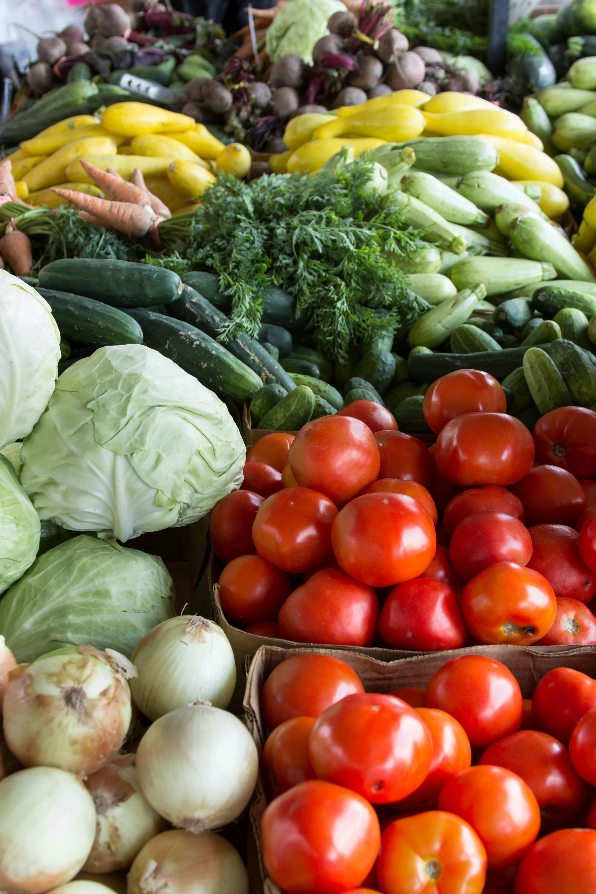 There are many different types of vegetables in this picture.
