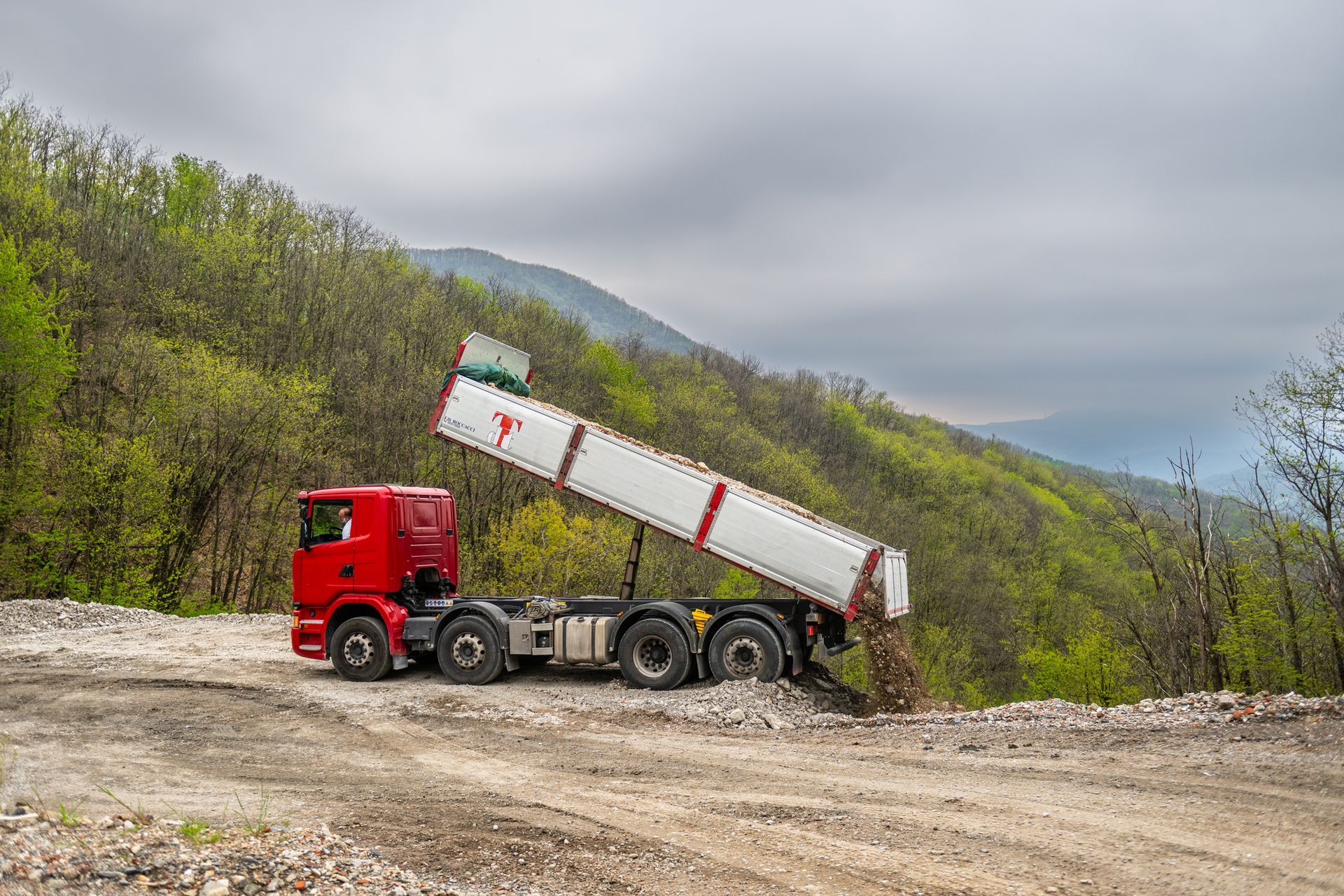 Impresa Re scavi e ritiro terre e rocce da scavo