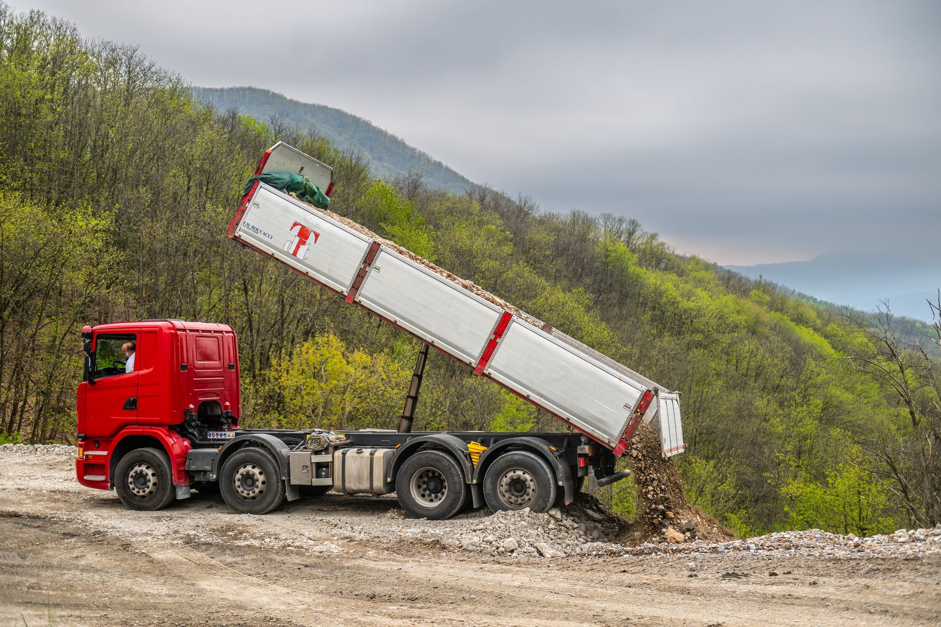 Impresa Re scavi e ritiro terre e rocce da scavo