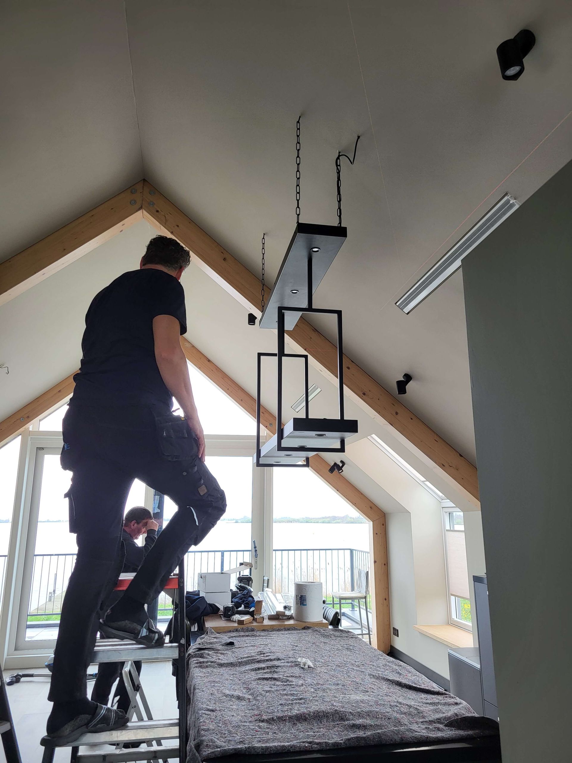 Montage hanglamp kookeiland