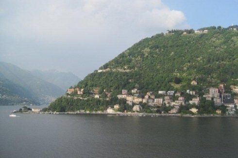 paesaggio del lago di como