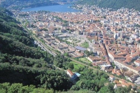 veduta aerea di como