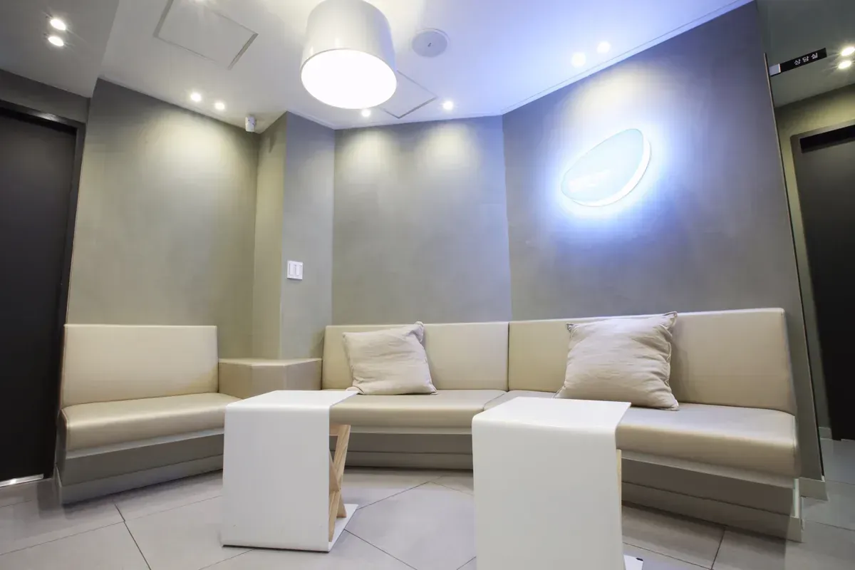 Clinic facility image placeholder — replace with Newline Clinic photo