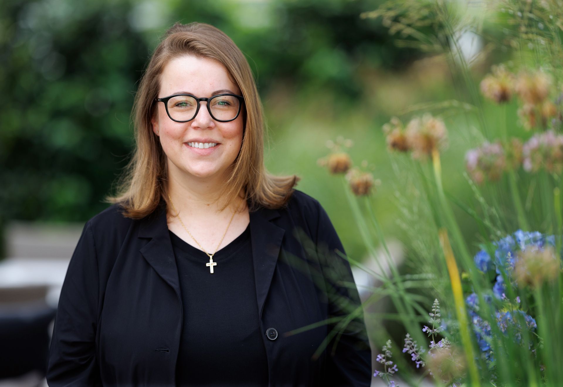 Rebecca Pinnow von Alfred Rot Bestattungen aus Remscheid berät als Bestatterin zur Bestattungsvorsorge