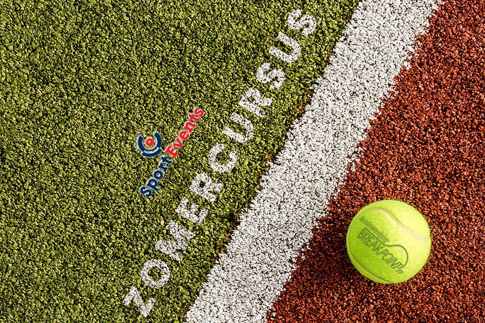 Sport Events gaat u een nieuwe zomercursus van 12 trainingen aanbieden.
Thijs Gielis  ( padeltrainin