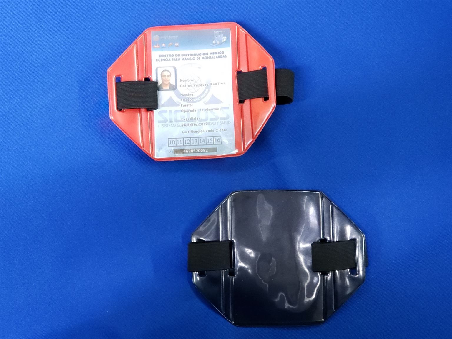 Porta gafete de brazo