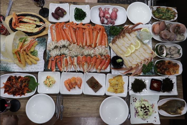 Seafood Platter at Jagalchi Market Restaurant, Local Cuisine Experience