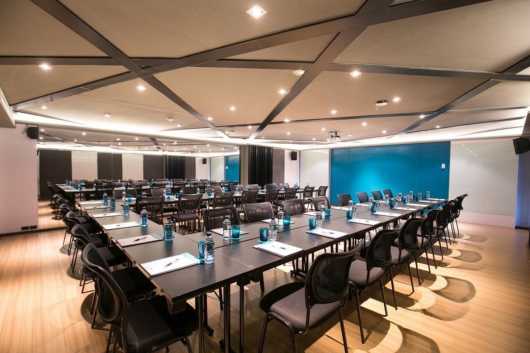 Cross-Vibe-Bangkok-Sukhumvit-24-Hour-Gym
