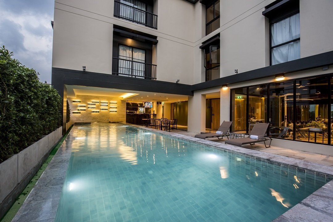 Cross-Vibe-Bangkok-Sukhumvit-24-Hour-Gym