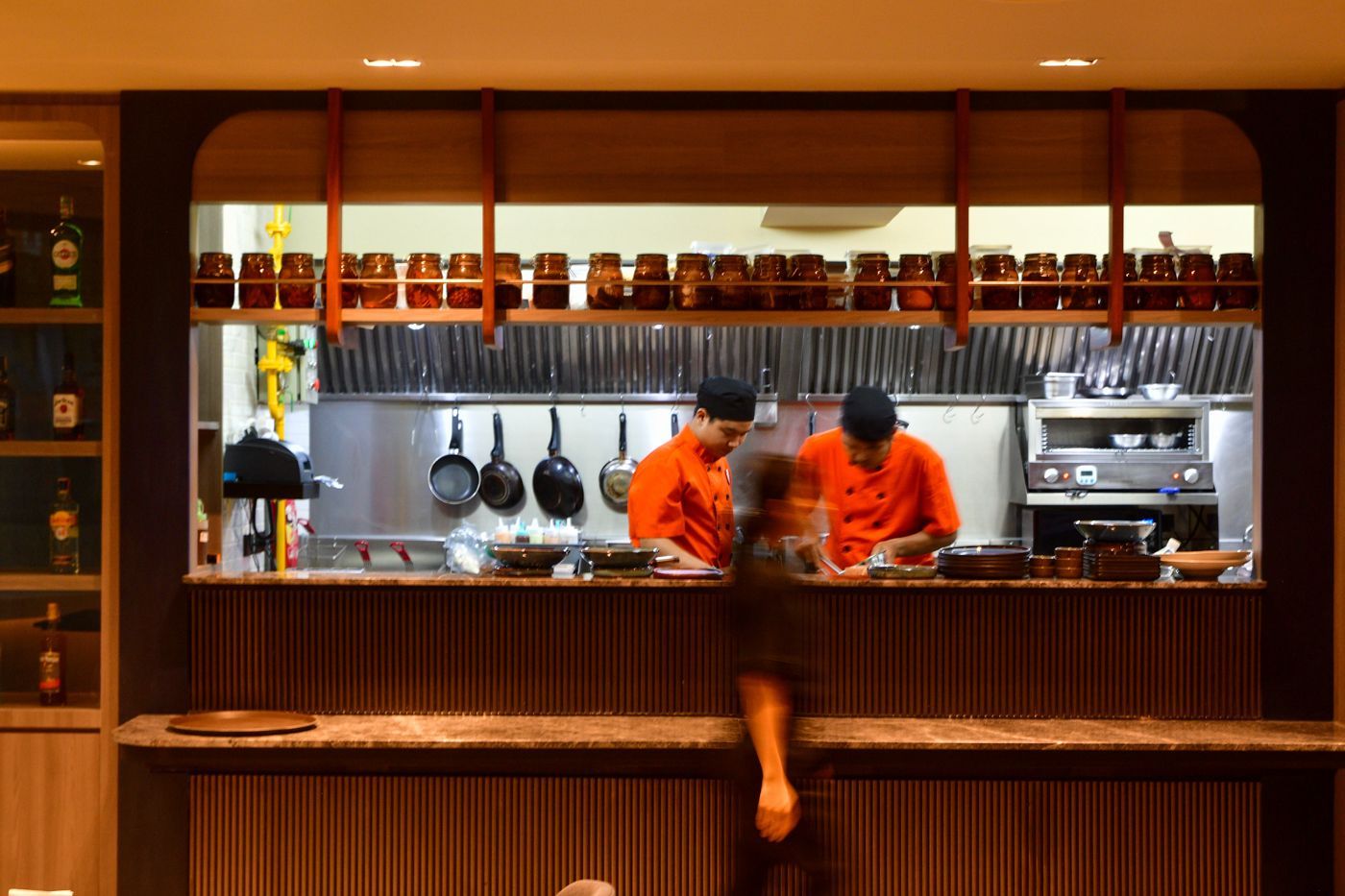 LUMINOUS restaurant udomsuk