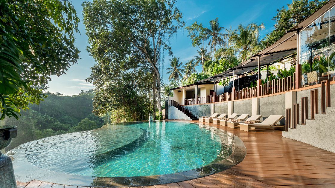 luxury resorts in ubud swimming pool