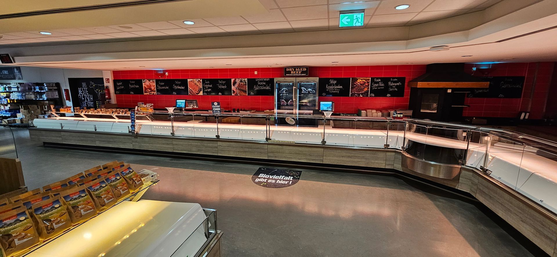 Protection de nuit pour comptoir réfrigéré en boucherie