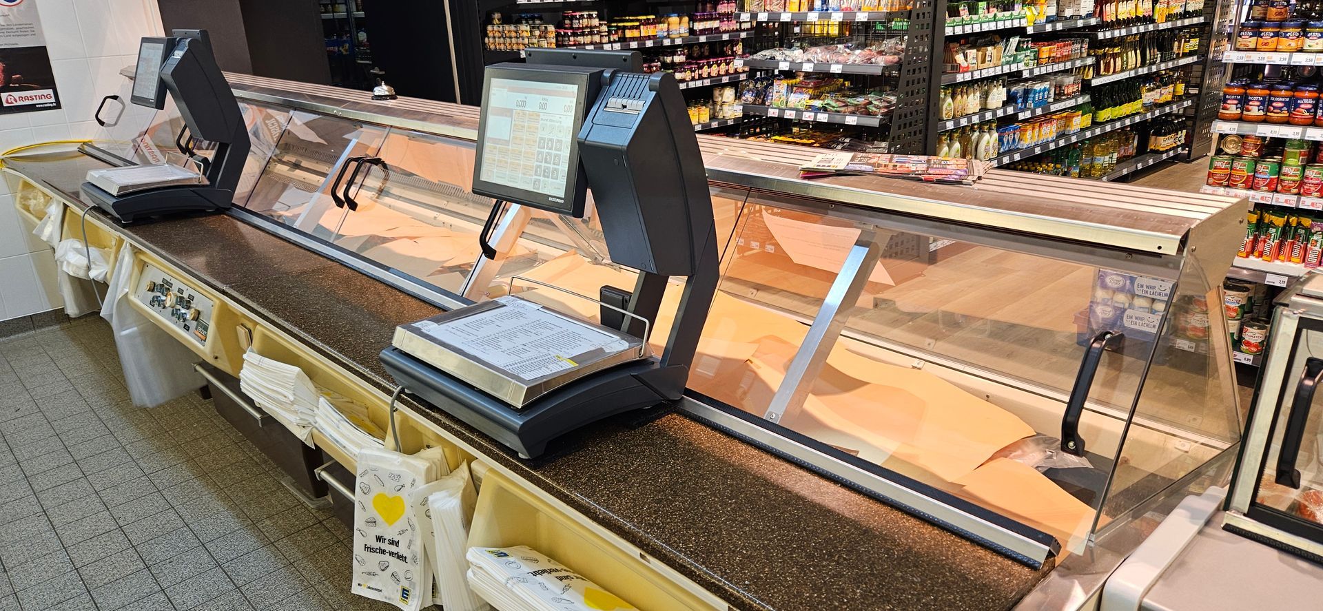Tagesabdeckung für Kühltheke im Supermarkt