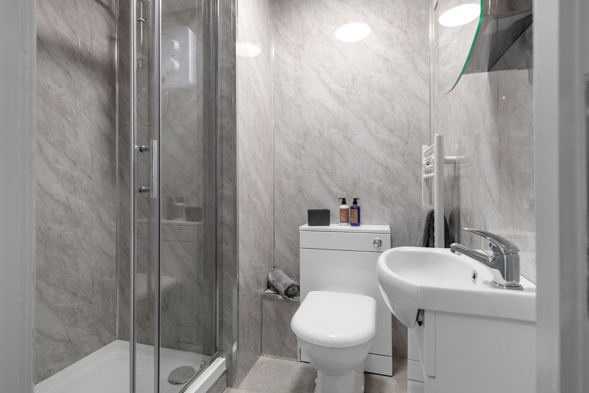 Stanley House Student Living bathroom