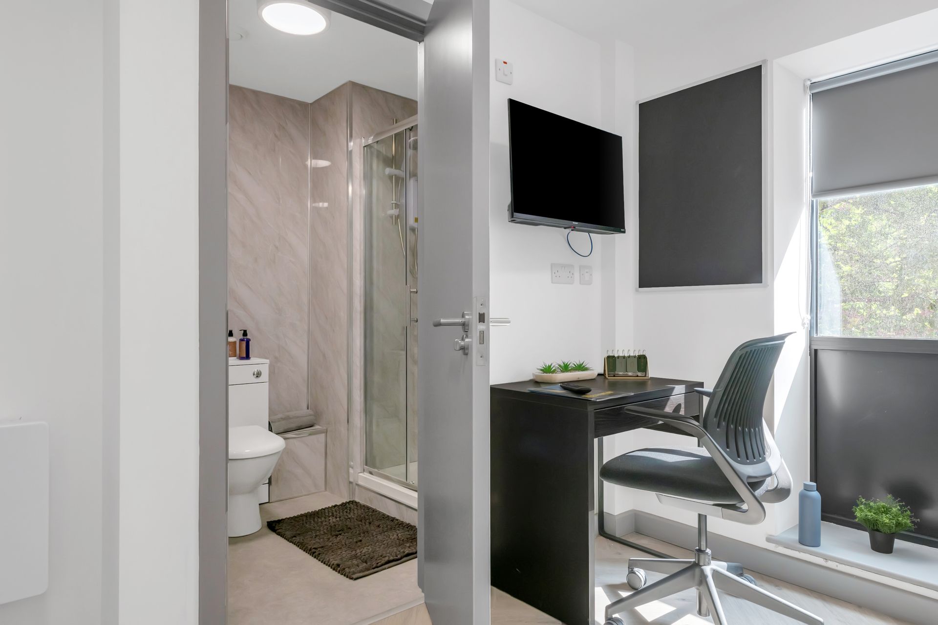 Stanley House Student Living bathroom