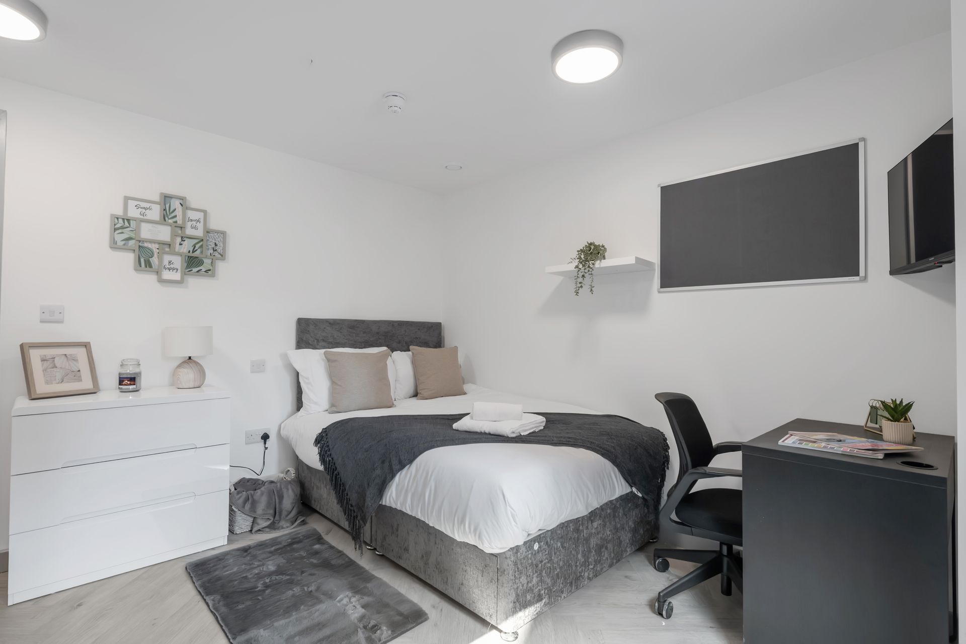 Stanley House Student Living bedroom