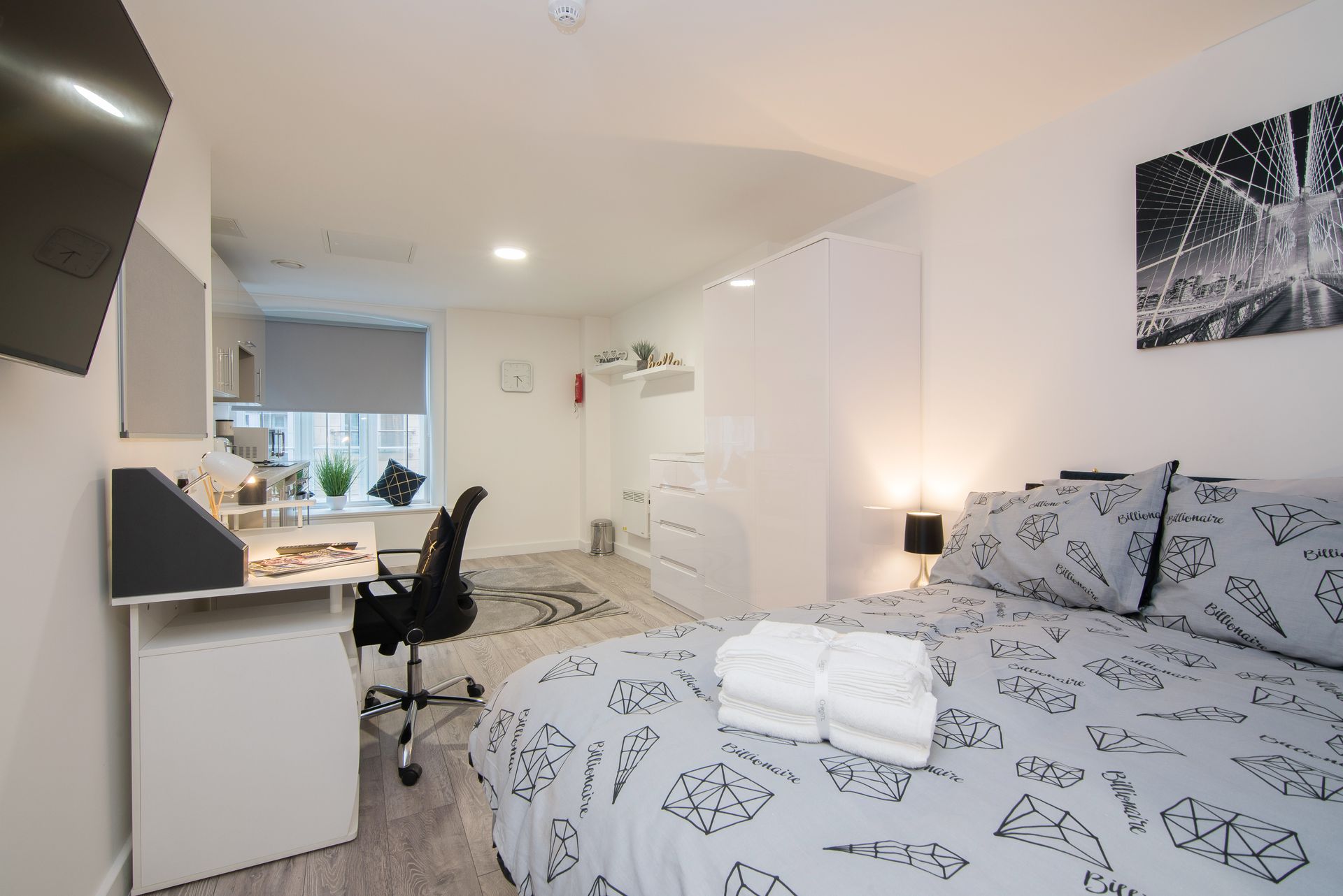 Stanley House Student Living  deluxe studio