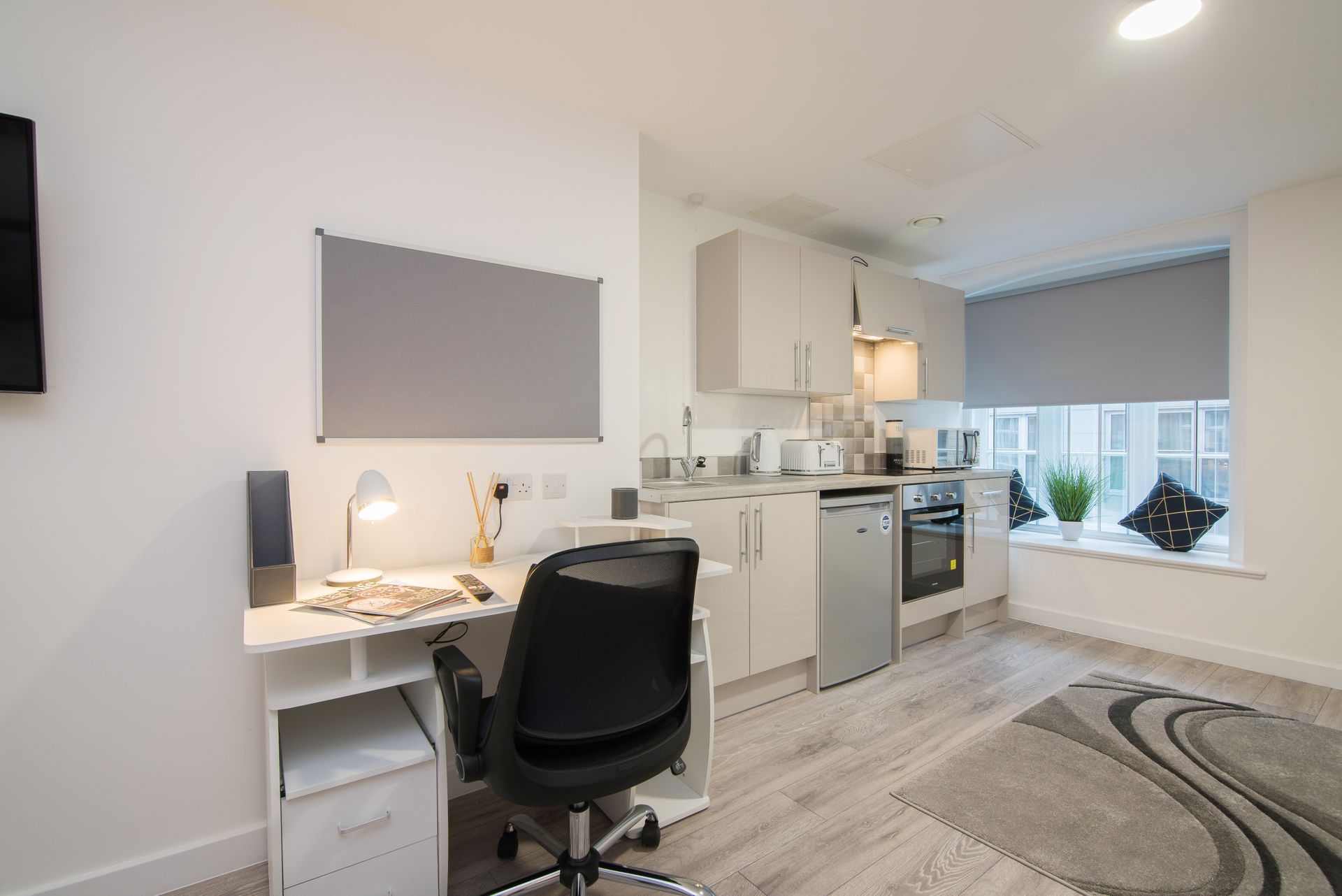 Stanley House Student Living  deluxe studio