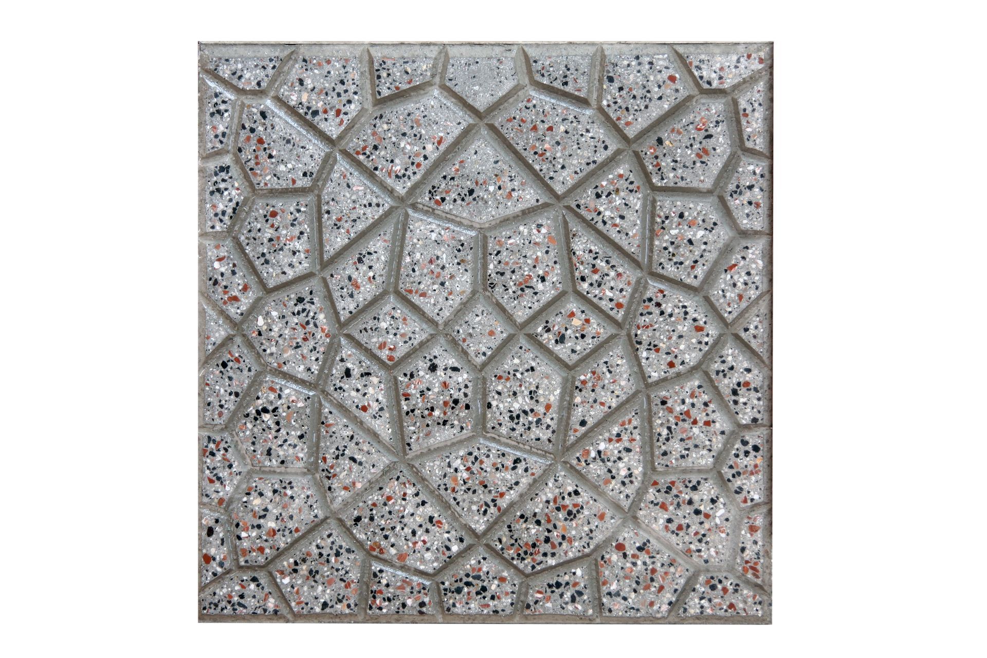Piastrella quadrata grigia con motivo a terrazzo maculato separato da una rete di linee segmentate.