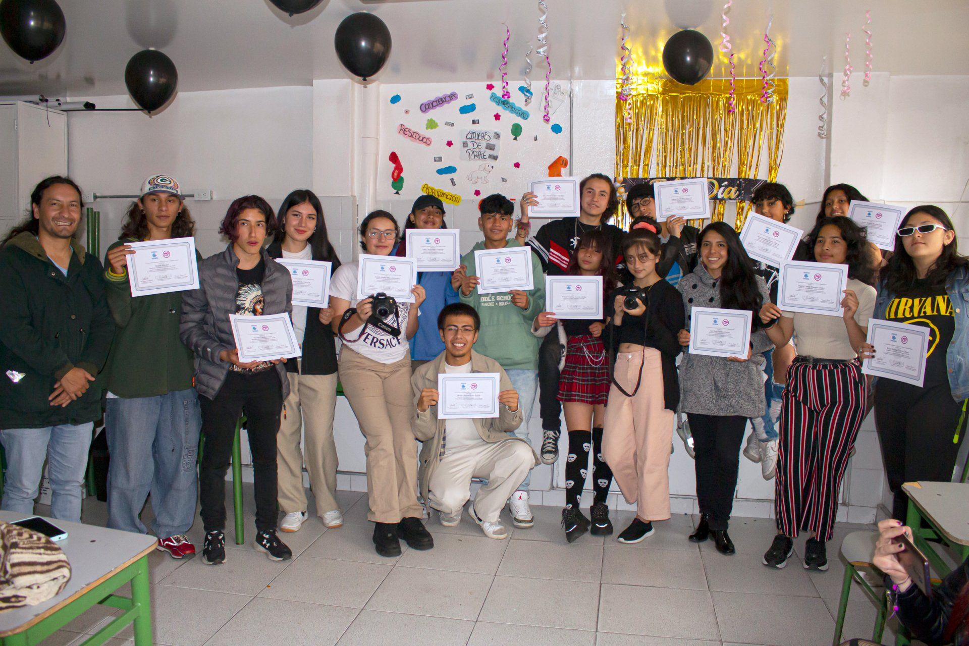 Arte al Parche: Cultura para la dignidad y el buen vivir en Ciudad Bolívar Arte al Parche: Cultura para la dignidad y el buen vivir en Ciudad Bolívar