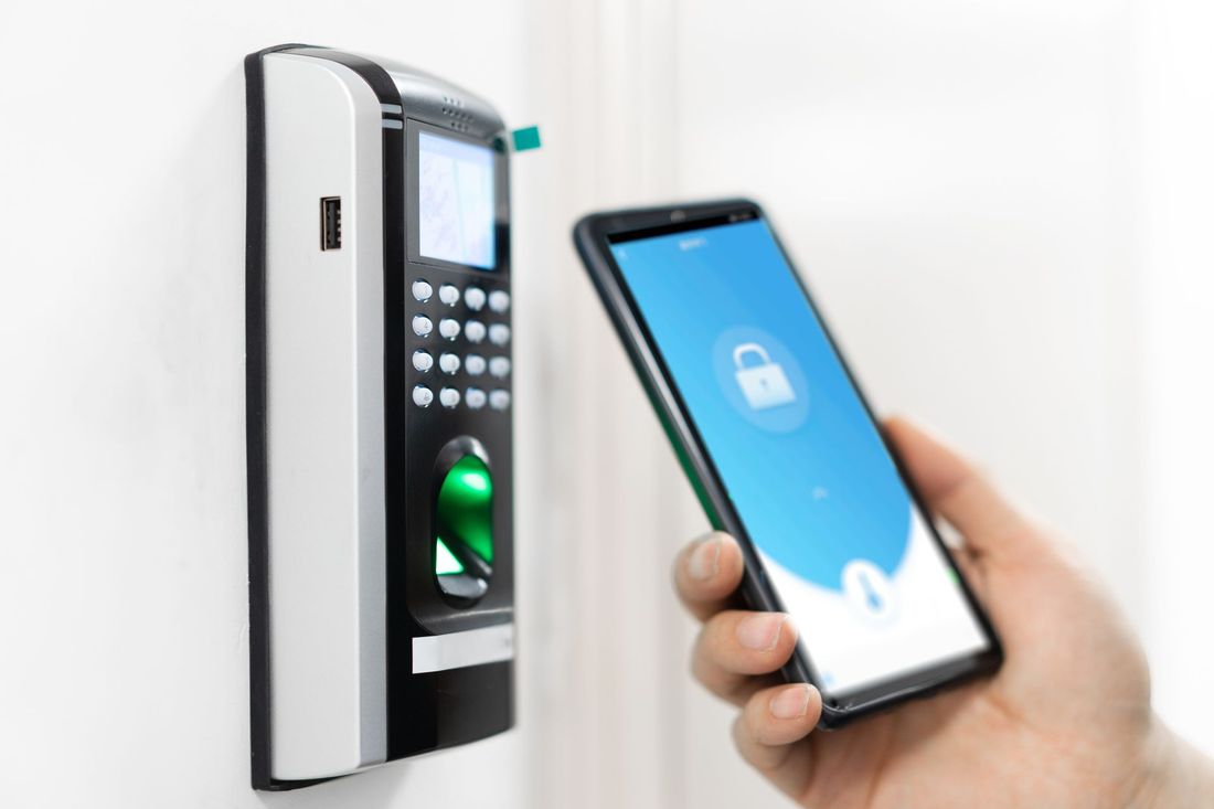 serratura con controllo tramite smartphone