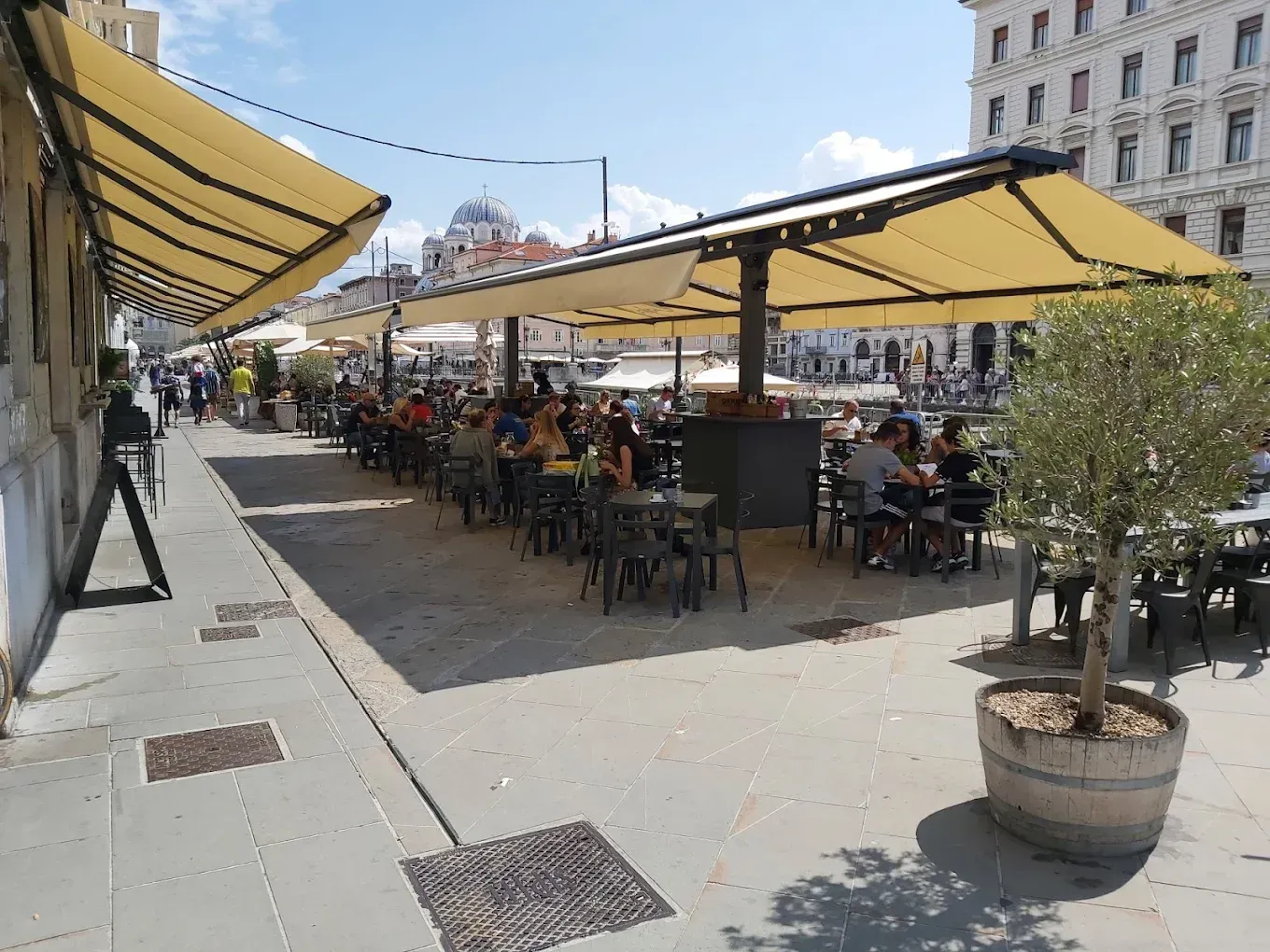 Tenda da sole, Modello Trieste