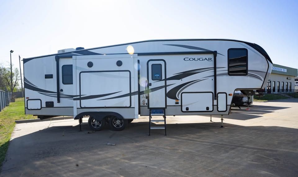 New and Used RVs and Trailers - Anderson RV Center Topeka KS