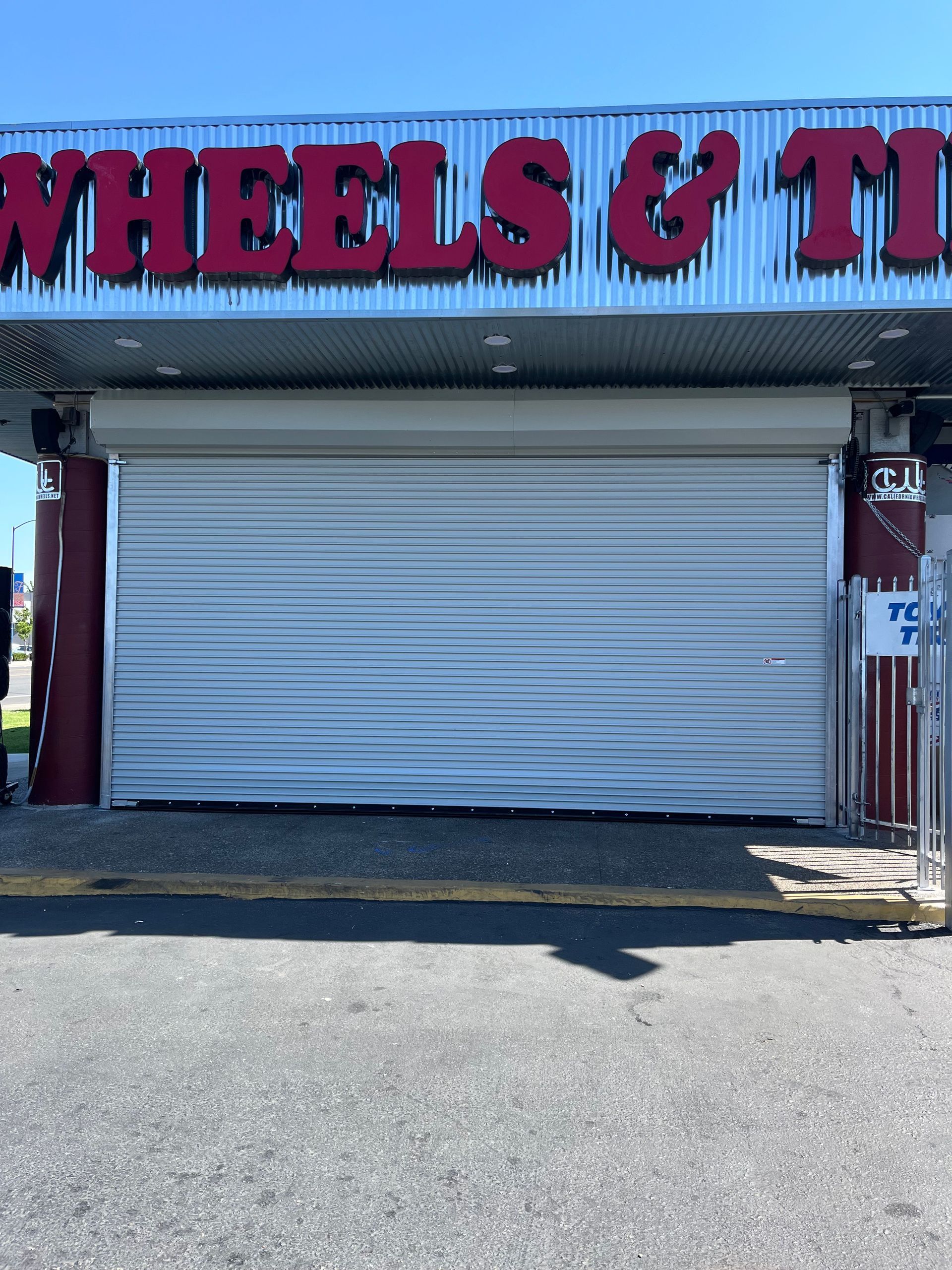 commercial garage roll up door