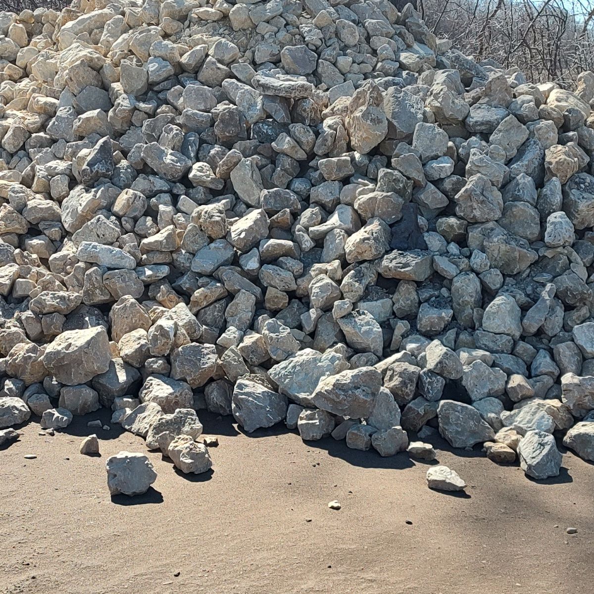 Clear Buff Limestone - Landscape Equipment and Supplies in Twin Cities, MN Clear Buff Limestone - Landscape Equipment and Supplies in Twin Cities, MN