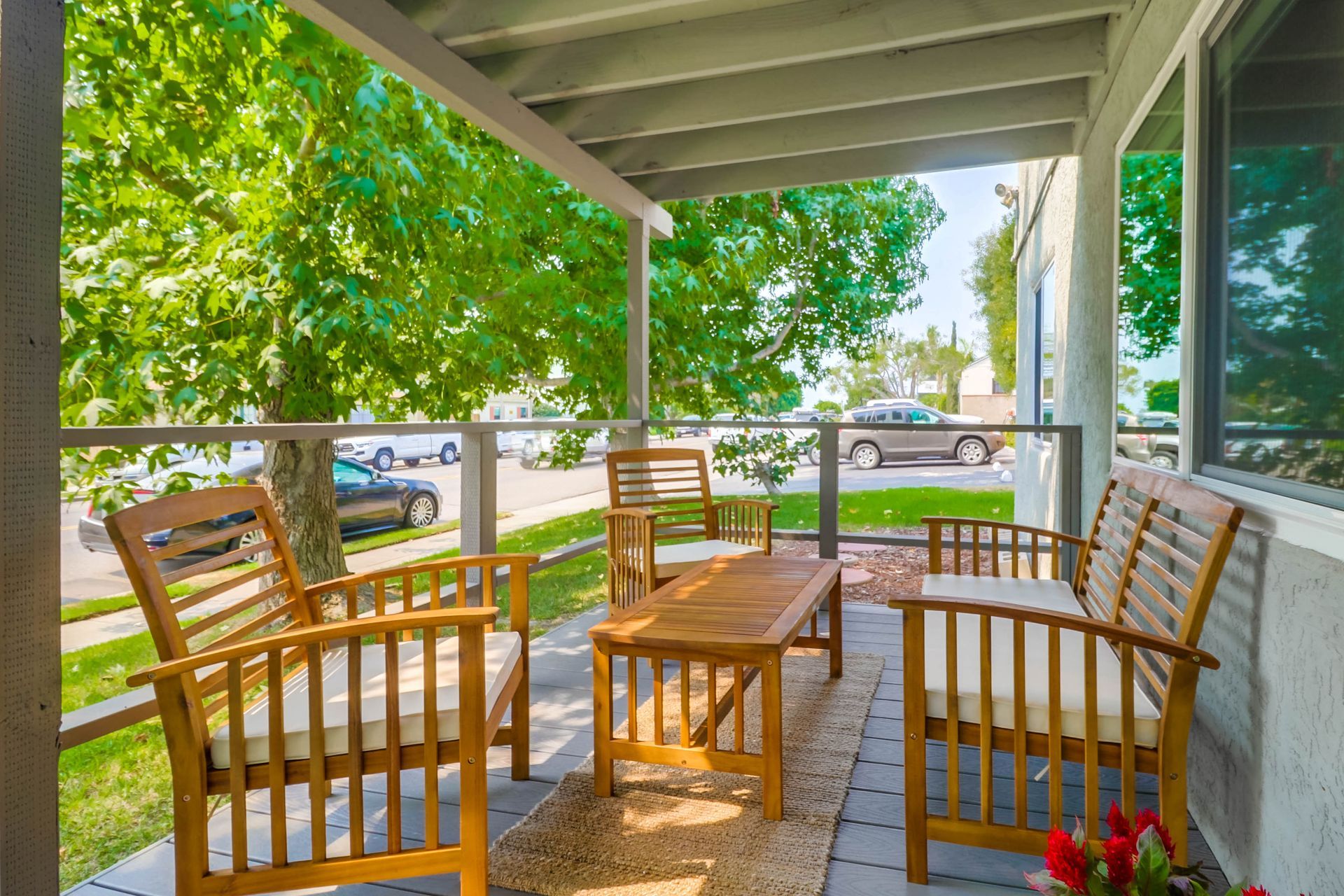 1072 porch