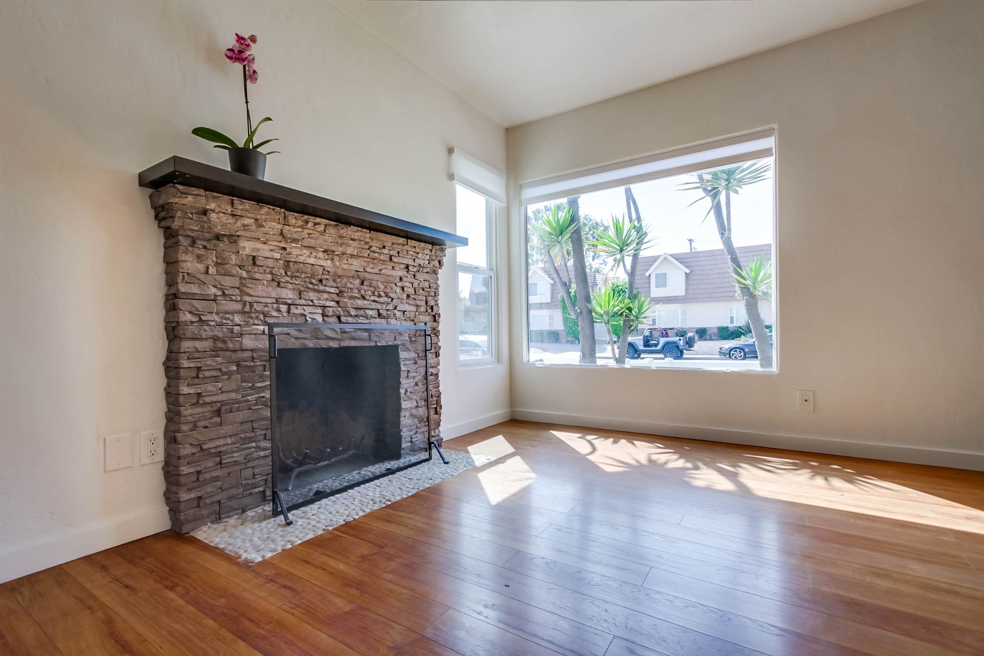 3975 Livingroom