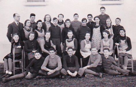 2. und 3. Klasse der Sekundarschule Affeltrangen im Jahr 1941