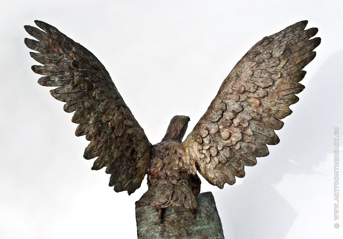 De buizerd met urn, foto 2