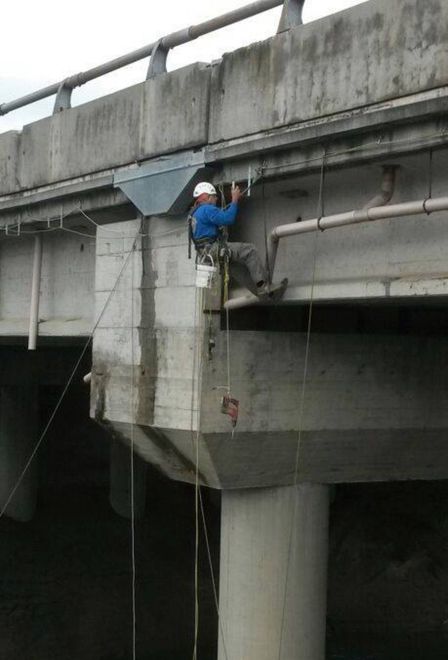 lavaggio vetri con fune