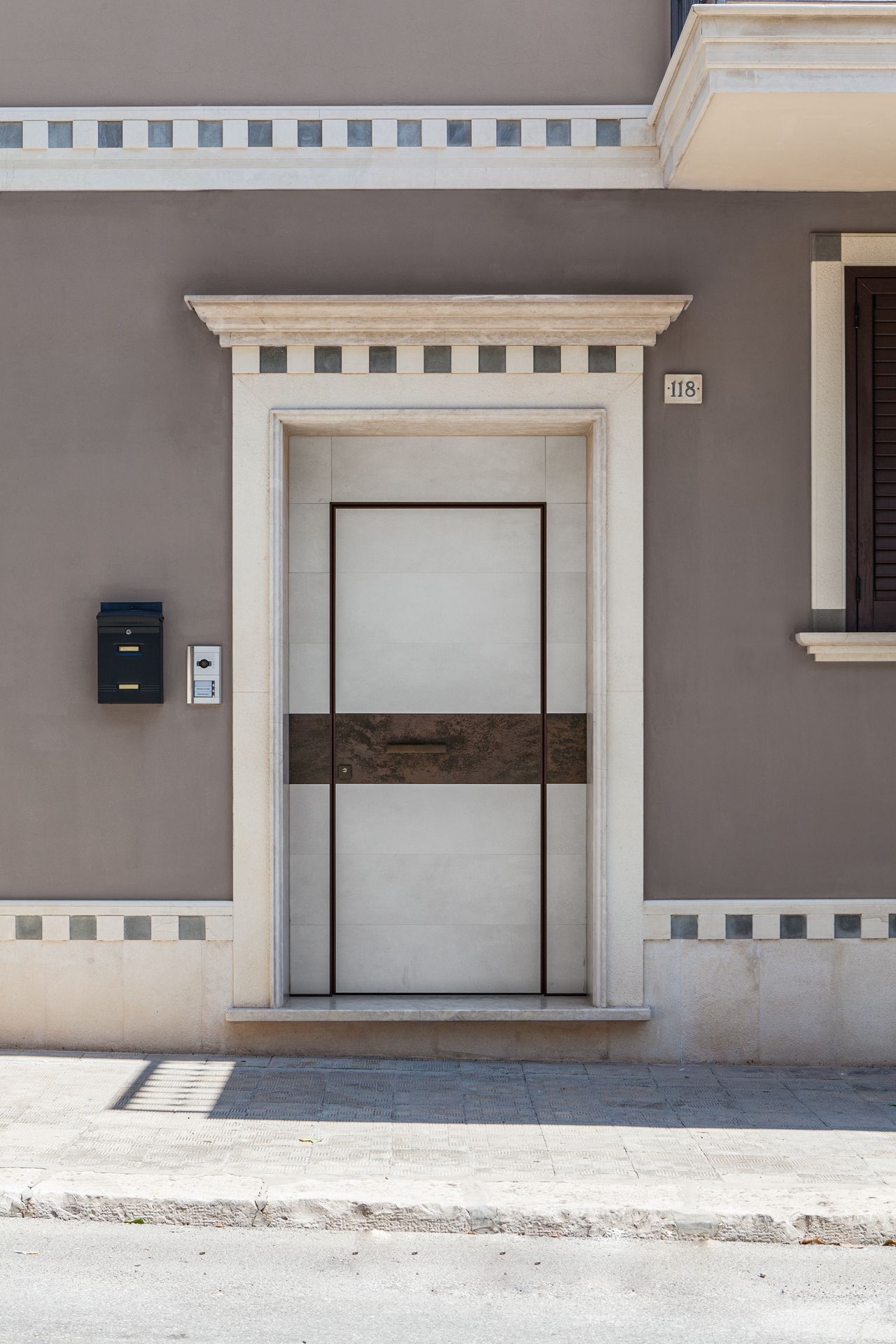 Porta blindata a Pordenone dalle linee moderne