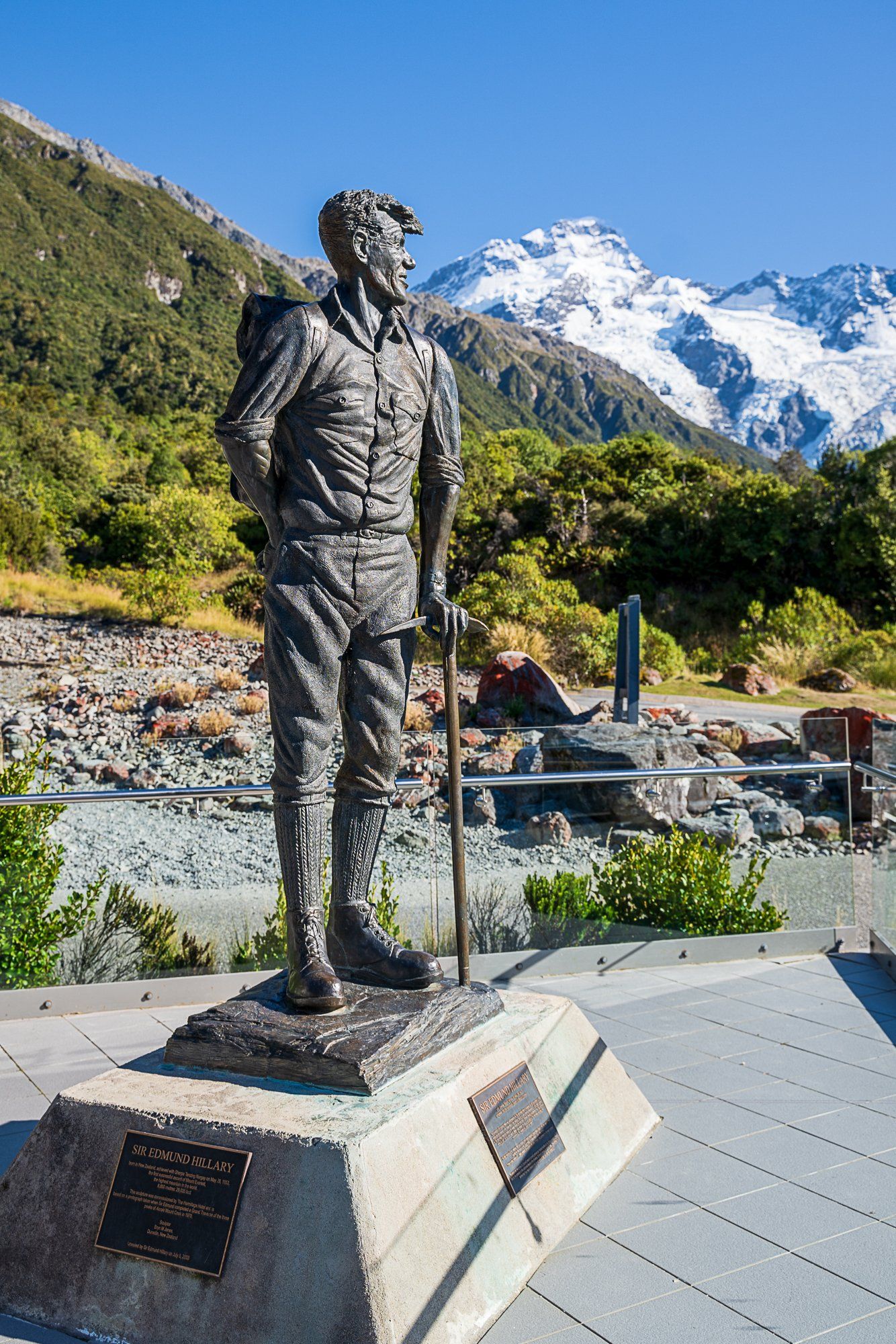 Sir Edmund Hillary Statue Image supplied by a passenger from a previous tour for the Sir Edmund Hillary Explorer