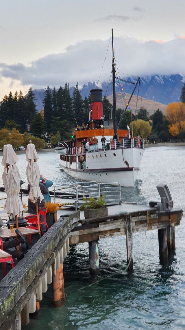 The TSS Earnslaw steamship at its wharf