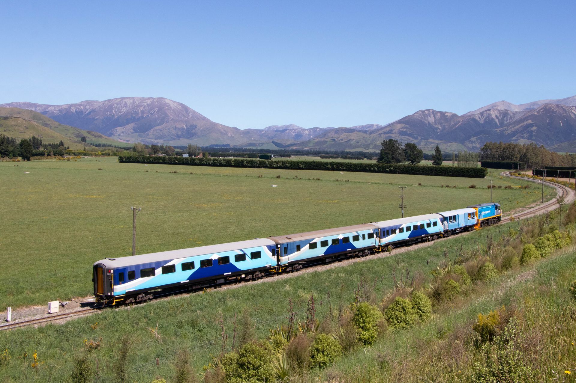 The Mainlander Train
