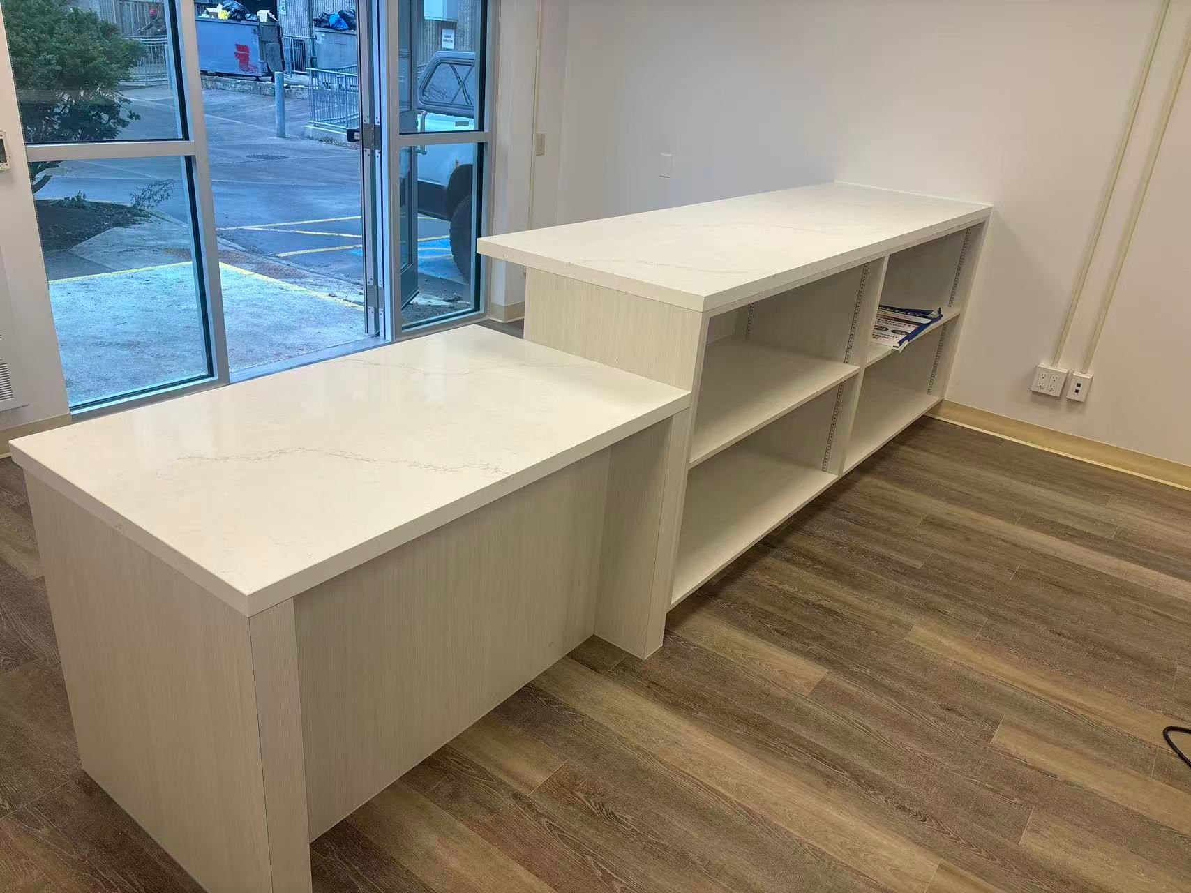 Custom cabinets with white quartz countertops in London, Ontario
