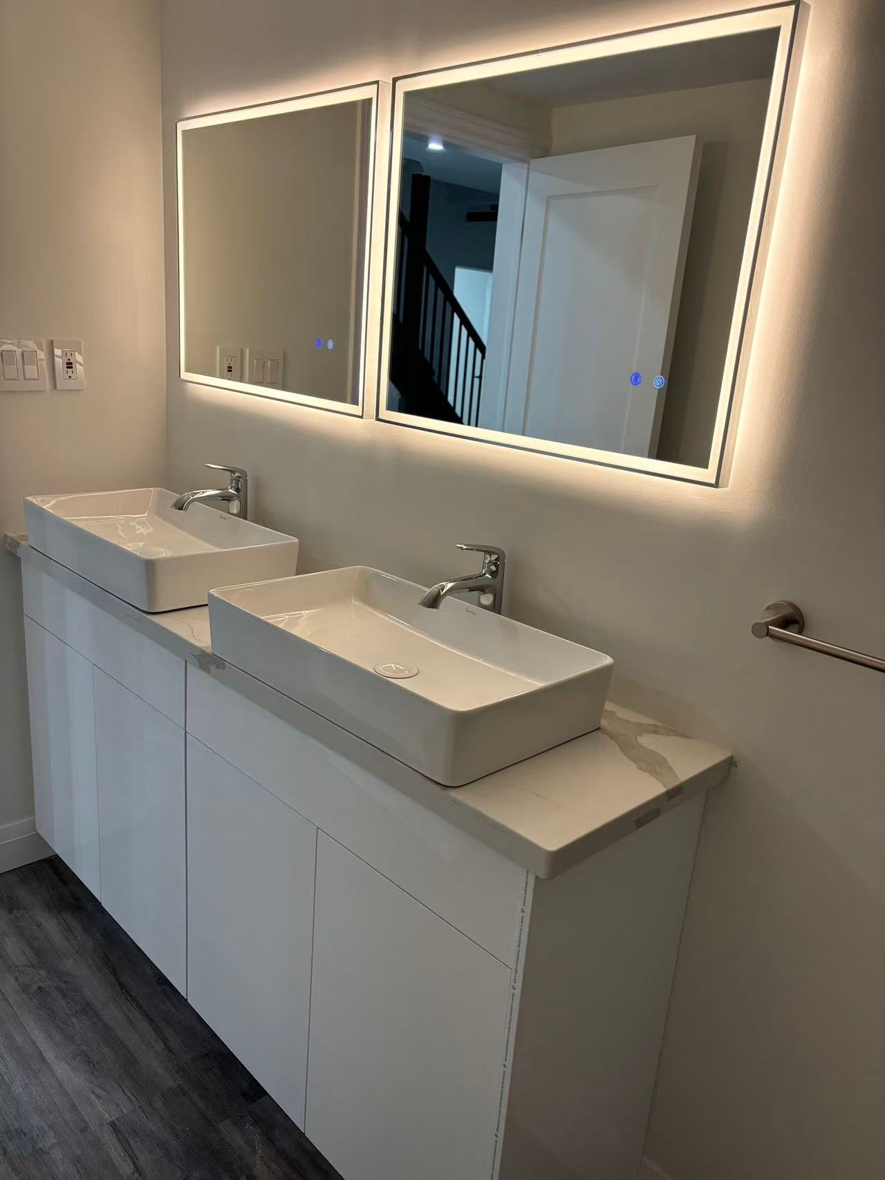 Bathroom vanity with LED mirrors and quartz countertop in London, Ontario