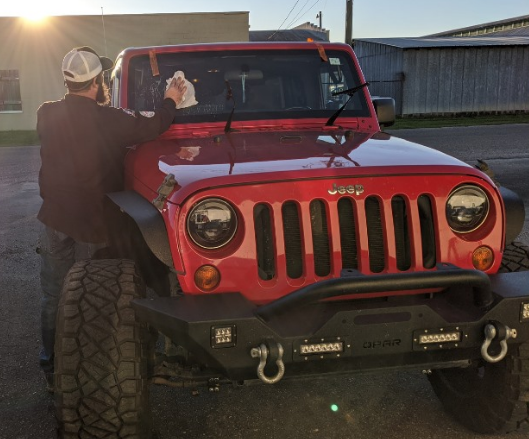 Jeep auto glass replacement in Panama City, FL