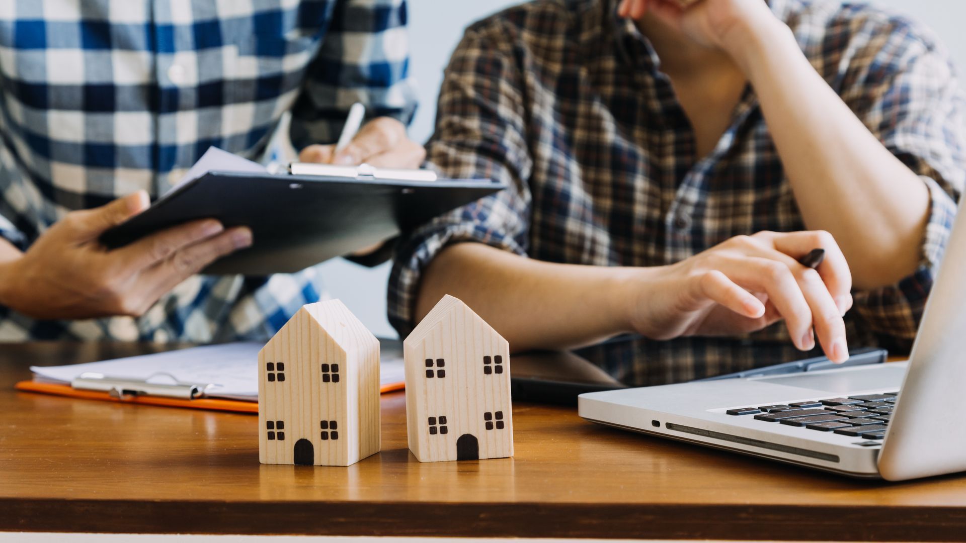 How to Save on Homeowners Insurance in Arizona