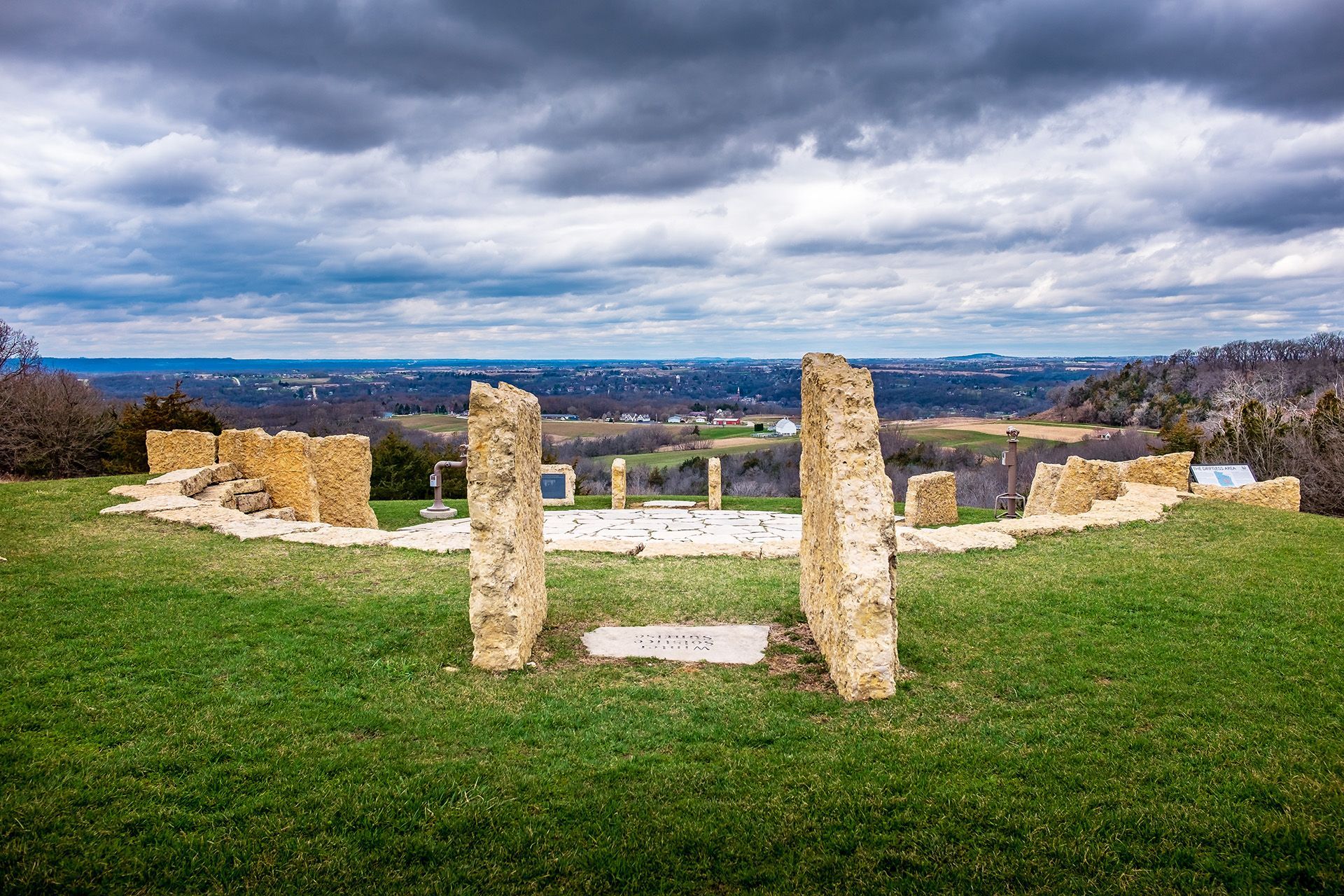 horseshoe-mound