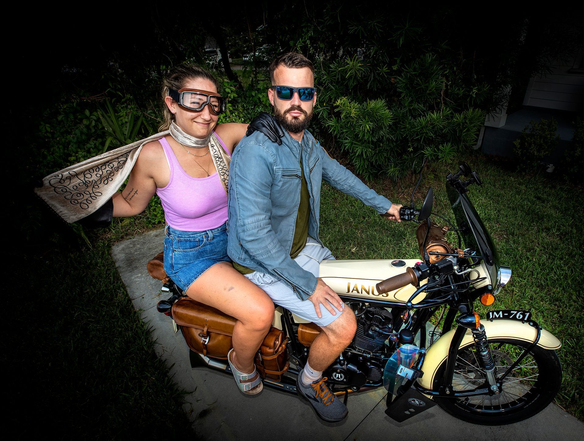 Couple on Janus Halcyon